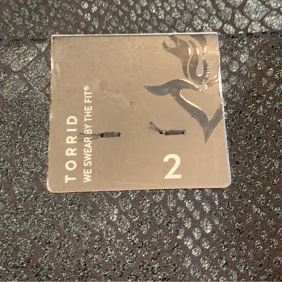 Torrid Black Tonal Snake Pixie Pants Torrid Size 2/2X - Picture 6 of 12